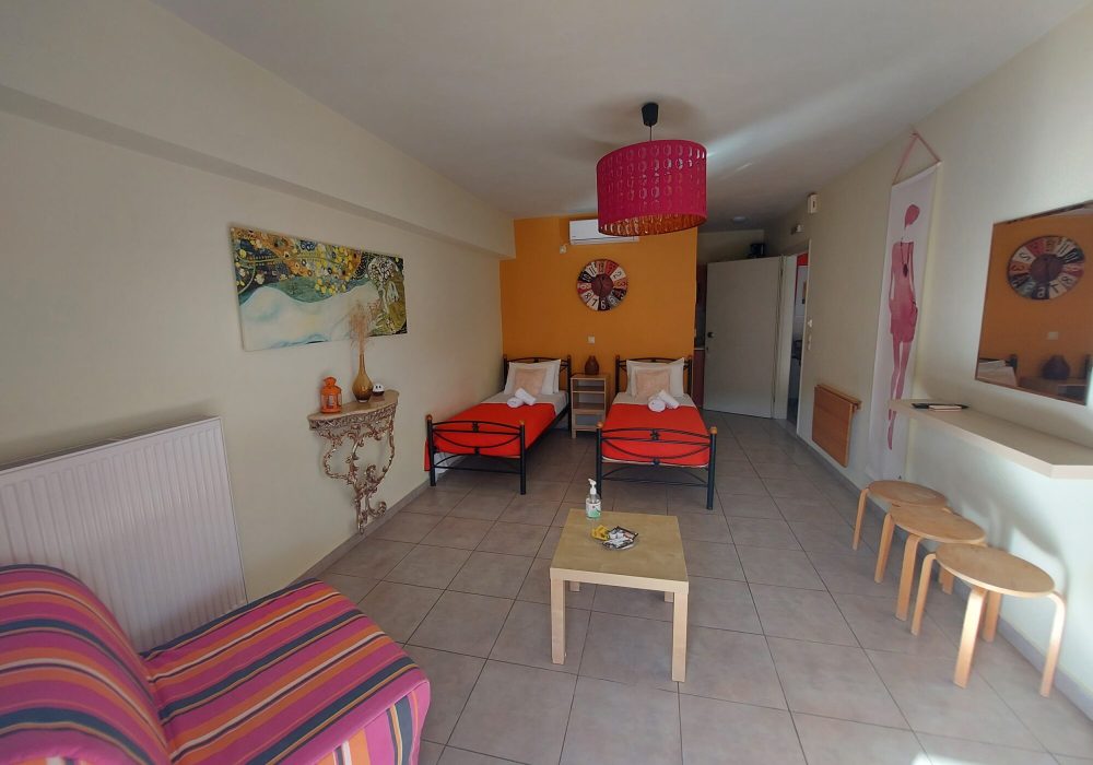 Nickolas Autumn Apartment