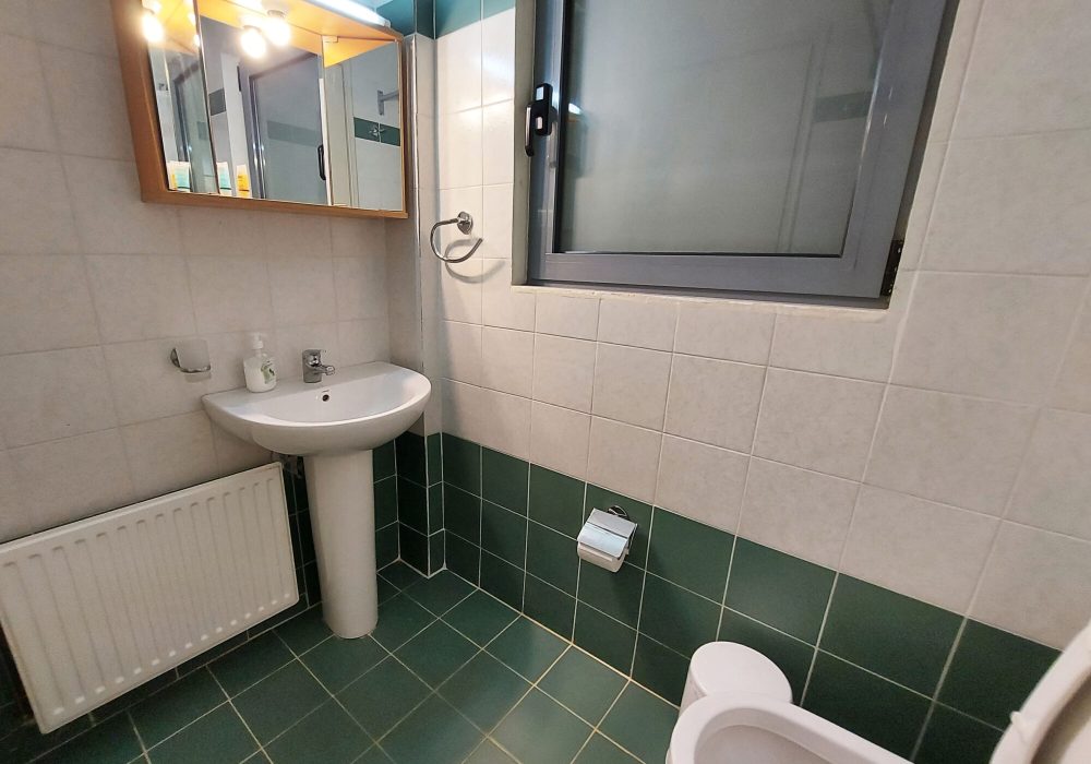 Nickolas Autumn Apartment