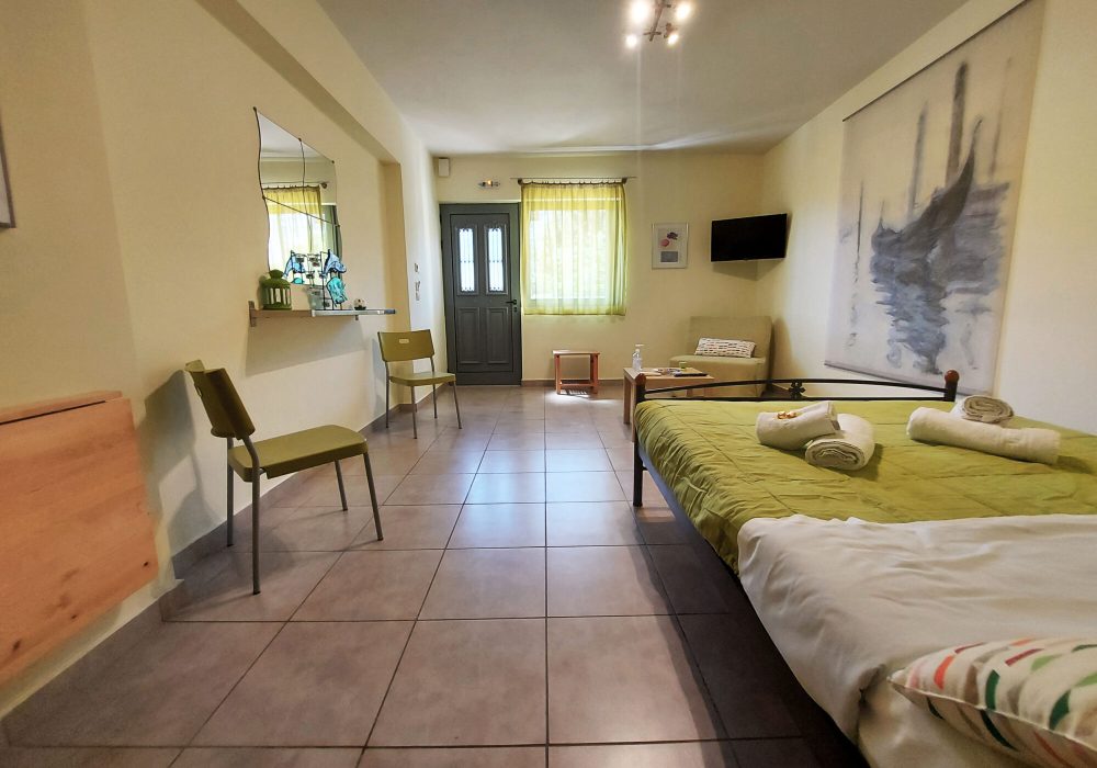 Nickolas Spring Apartment